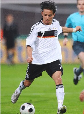 Naki_dfb_345x468_display_image