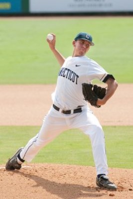 Uconnpitcher-0413_display_image