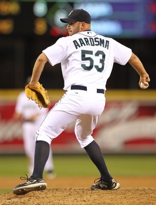 SEATTLE - APRIL 20:  Closing pitcher David Aardsma #53 of the Seattle Mariners pitches against the Baltimore Orioles at Safeco Field on April 20, 2010 in Seattle, Washington. (Photo by Otto Greule Jr/Getty Images)