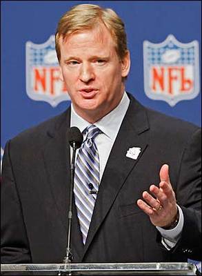 Goodell-favre_display_image