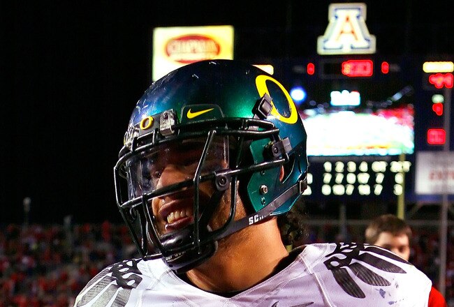 PASADENA, CA - JANUARY 01:  Quarterback Jeremiah Masoli #8 of the Oregon Ducks attempts a pass against the Ohio State Buckeyes at the 96th Rose Bowl game on January 1, 2010 in Pasadena, California.  (Photo by Stephen Dunn/Getty Images)