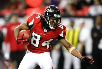 ATLANTA - DECEMBER 27:  Roddy White of the Atlanta Falcons against the Buffalo Bills at Georgia Dome on December 27, 2009 in Atlanta, Georgia.  (Photo by Kevin C. Cox/Getty Images)