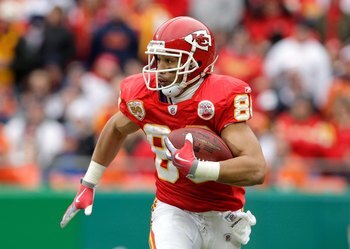 KANSAS CITY, MO - DECEMBER 6:  Bobby Wade #80 of the Kansas City Chiefs runs with the ball during their NFL game against the Denver Broncos on December 6, 2009 at Arrowhead Stadium in Kansas City, Missouri. The Broncos defeated the Chiefs 44-13. (Photo by