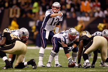 NEW ORLEANS - NOVEMBER 30:  Tom Brady #12 of the New England Patriots against the New Orleans Saints at the Louisiana Superdome on November 30, 2009  in New Orleans, Louisiana.  (Photo by Chris Graythen/Getty Images)
