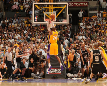 Kobe Clutch