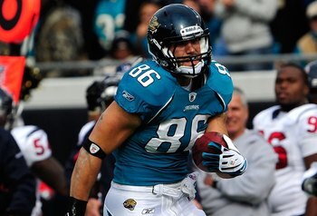 JACKSONVILLE, FL - DECEMBER 06:  Zach Miller #86 of the Jacksonville Jaguars runs during the game against the Houston Texans at Jacksonville Municipal Stadium on December 6, 2009 in Jacksonville, Florida.  (Photo by Sam Greenwood/Getty Images)