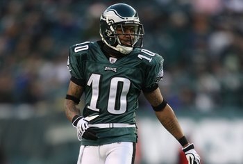 PHILADELPHIA - DECEMBER 20:  DeSean Jackson #10 of the Philadelphia Eagles lines up against the San Francisco 49ers at Lincoln Financial Field on December 20, 2009 in Philadelphia, Pennsylvania.  (Photo by Nick Laham/Getty Images)