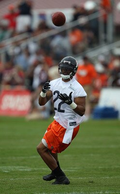 BOURBONNAIS, IL - JULY 30: Matt Forte #22 of the Chicago Bears catches a pass during a summer training camp practice at Olivet Nazarene University on July 30, 2010 in Bourbonnais, Illinois. (Photo by Jonathan Daniel/Getty Images)