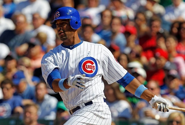 CHICAGO - JUNE 20: Derrek Lee #25 of the Chicago Cubs hits the ball against the Los Angeles Angels of Anaheim at Wrigley Field on June 20, 2010 in Chicago, Illinois. The Cubs defeated the Angels 12-1. (Photo by Jonathan Daniel/Getty Images)