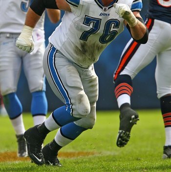 CHICAGO - OCTOBER 04: Jeff Backus #76 of the Detroit Lions moves to block against the Chicago Bears on October 4, 2009 at Soldier Field in Chicago, Illinois. The Bears defeated the Lions 48-24. (Photo by Jonathan Daniel/Getty Images)