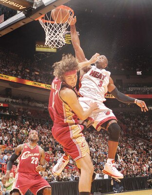 Wade-dunks-on-varejao_display_image