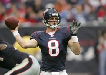 HOUSTON - DECEMBER 10: Quarterback David Carr #8 of the Houston Texans passes the ball during the game against the Tennessee Titans on December 10, 2006 at Reliant Stadium in Houston, Texas. The Titans won 26-20 in overtime. (Photo by Stephen Dunn/Getty I