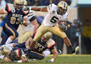 PHILADELPHIA - DECEMBER 12: Running back Patrick Mealy #5 of the Army Black Knights during the game against the Navy Midshipmen on December 12, 2009 at Lincoln Financial Field in Philadelphia, Pennsylvania. Navy won 17-3. (Photo by Drew Hallowell/Getty Im