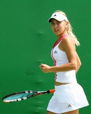 Hottennischicks-vesnina_display_image