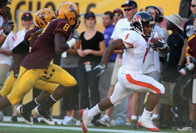TEMPE, AZ - OCTOBER 03:  Runningback Jacquizz Rodgers #1 of the Oregon State Beavers rushes the ball for a 32 yard touchdown against the Arizona State Sun Devils during the first quarter of the college football game at Sun Devil Stadium on October 3, 2009