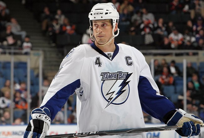 UNIONDALE, NY - FEBRUARY 13:  Vincent Lecavalier #4 of the Tampa Bay Lightning skates against the New York Islanders on February 13, 2010 at Nassau Coliseum in Uniondale, New York. The Isles defeated the Lightning 5-4.  (Photo by Jim McIsaac/Getty Images)