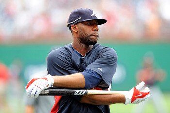 WASHINGTON - JULY 27:  Jason Heyward #22 of the Atlanta Braves warms up before the game against the Washington Nationals at Nationals Park on July 27, 2010 in Washington, DC.  (Photo by Greg Fiume/Getty Images)