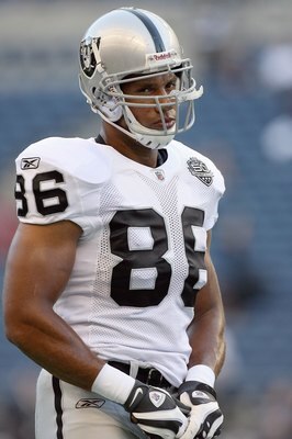 SEATTLE - SEPTEMBER 03: Tony Stewart #86 of the Oakland Raiders stands on the field before the game against the Seattle Seahawks on September 3, 2009 at Qwest Field in Seattle, Washington. (Photo by Otto Greule Jr/Getty Images)