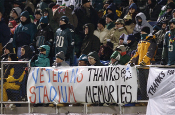 PHILADELPHIA - JANUARY 19:  Fans show their appreciation to Veterans Stadium during the NFC Championship game between the Tampa Bay Buccaneers and the Philadelphia Eagles on the last game to be played at Veterans Stadium on January 19, 2003 in Philadelphi
