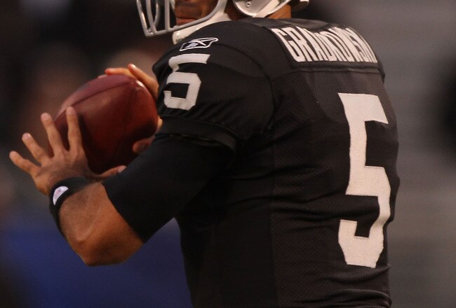 OAKLAND, CA - AUGUST 28:  Bruce Gradkowski #5 of the Oakland Raiders passes against the San Francisco 49ers during an NFL preseason game at Oakland-Alameda County Coliseum on August 28, 2010 in Oakland, California. (Photo by Jed Jacobsohn/Getty Images)