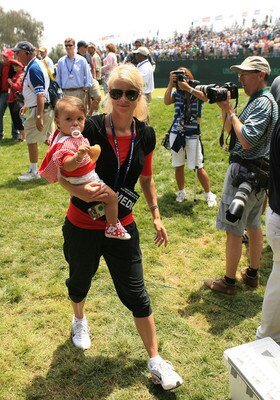 Elin-nordegren-with-child_display_image