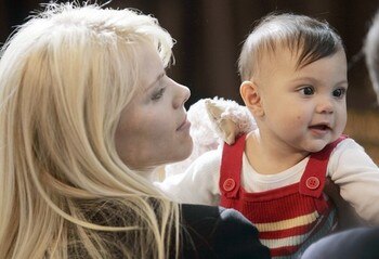 Elin-nordegren-tiger_wife-sam-alexis-woods_display_image