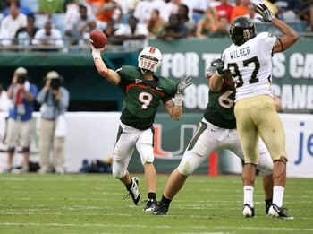 MIAMI - OCTOBER 25:  Quarterback Robert Marve #9 of the Miami Hurricanes throws a pass while taking on the Wake Forest Demon Decons at Dolphin Stadium on October 25, 2008 in Miami, Florida. Miami defeated Wake Forest 16-10.  (Photo by Doug Benc/Getty Imag