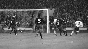 Bobbycharltonmexicogoal1966_275x155_display_image
