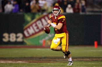 SAN FRANCISCO - DECEMBER 26:  Matt Barkley #7 of the USC Trojans passes against the Boston College Eagles during the 2009 Emerald Bowl at AT&T Park on December 26, 2009 in San Francisco, California.  (Photo by Jed Jacobsohn/Getty Images)