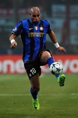 MILAN, ITALY - FEBRUARY 24:  Adriano of Inter Milan controls the ball during the UEFA Champions League, Round of Last 16, First Leg match between Inter Milan and Manchester United at the San Siro Stadium on February 24, 2009 in Milan, Italy.  (Photo by Sh