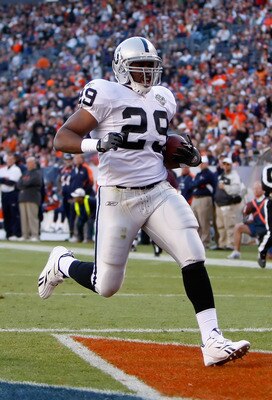 Michael Bush waltzes into the endzone.