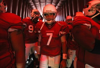 GLENDALE, AZ - AUGUST 14:  Quarterback Matt Leinart #7 of the Arizona Cardinals is introduced prior to preseason NFL game against the Houston Texans at the University of Phoenix Stadium on August 14, 2010 in Glendale, Arizona. The Cardinals defeated the T