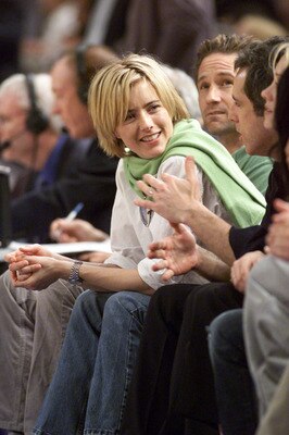 4 May 2001:  Actress Tea Leoni at game four of round one of the NBA playoffs between the New York Knicks and the Toronto Raptors at Madison Square Garden in New York, New York.  The Raptors won 93-89 to take the series 3-2.  DIGITAL IMAGE.  Mandatory Cred
