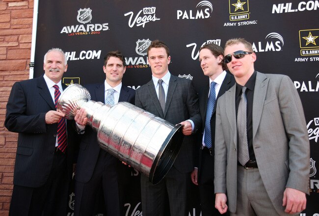 LAS VEGAS - JUNE 23:  Joel Quenneville, Patrick Sharp, Jonathan Toews, Duncan Keith and Patrick Kane hold the Stanely Cup during the red carpet arrivals for the 2010 NHL Awards at the Palms Casino Resort on June 23, 2010 in Las Vegas, Nevada.  (Photo by B
