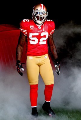 SAN FRANCISCO - NOVEMBER 29: Patrick Willis #52 of the San Francisco 49ers is introduced against the Jacksonville Jaguars during an NFL game at Candlestick Park on November 29, 2009 in San Francisco, California.  (Photo by Jed Jacobsohn/Getty Images)