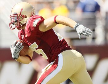 CHESTNUT HILL, MA - SEPTEMBER 04:  Chris Fox #25 of the Boston College Eagles carries the ball in the first quarter against the Weber State Wildcats on September 4, 2010 at Alumni Stadium in Chestnut Hill, Massachusetts.  (Photo by Elsa/Getty Images)