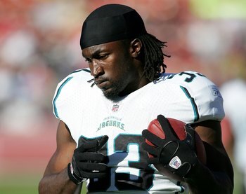 SAN FRANCISCO - NOVEMBER 29:  Greg Jones #33 of the Jacksonville Jaguars warms up before their game against the San Francisco 49ers at Candlestick Park on November 29, 2009 in San Francisco, California.  (Photo by Ezra Shaw/Getty Images)