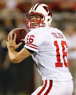 LAS VEGAS - SEPTEMBER 04:  Quarterback Scott Tolzien #16 of the Wisconsin Badgers looks to pass against the UNLV Rebels during their game at Sam Boyd Stadium September 4, 2010 in Las Vegas, Nevada. Wisconsin won 41-21.  (Photo by Ethan Miller/Getty Images