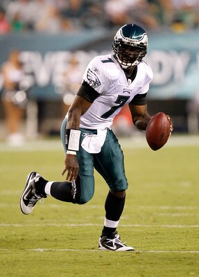 PHILADELPHIA - SEPTEMBER 02: Michael Vick #7 of the Philadelphia Eagles drops back to pass during a preseason game against the New York Jets at Lincoln Financial Field on September 2, 2010 in Philadelphia, Pennsylvania. (Photo by Jeff Zelevansky/Getty Ima
