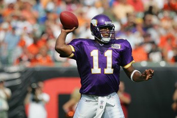 CINCINNATI, OH - SEPTEMBER 18:  Quarterback Daunte Culpepper #11 of the Minnesota Vikings drops back to pass against the Cincinnati Bengals during the NFL game at Paul Brown Stadium on September 18, 2005 in Cincinnati, Ohio.  (Photo by Andy Lyons/Getty Im