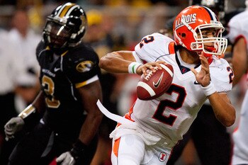 ST. LOUIS - SEPTEMBER 4: Nathan Scheelhaase #2 of the University of Illinois Fighting Illini scrambles against the University of Missouri Tigers during the State Farm Arch Rivalry game on September 4, 2010 at the Edward Jones Dome in St. Louis, Missouri. 