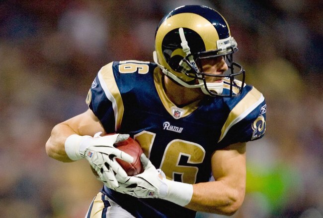 ST. LOUIS - NOVEMBER 22:  Danny Amendola #16 of the St. Louis Rams carries the ball against the Arizona Cardinals at the Edward Jones Dome on November 22, 2009 in St. Louis, Missouri. The Cardinals beat the Rams 21-13. (Photo by Dilip Vishwanat/Getty Imag
