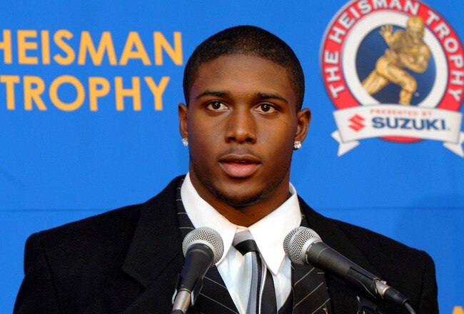 NEW YORK - DECEMBER 11:  Tailback Reggie Bush of the University of Southern California Trojans finishes 5th in the 2004 Heisman trophy voting on December 11, 2004 in New York City.  USC teammate, quarterback Matt Leinart won the 2004 Heisman Trophy.  (Pho
