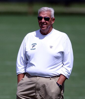 DAVIE, FL - JUNE 06:  Executive Vice President of Football Operations Bill Parcells watches practice on during Miami Dolphins Mini Camp on June 6, 2008 at the Dolphins practice facility in Davie, Florida.  (Photo by Marc Serota/Getty Images)