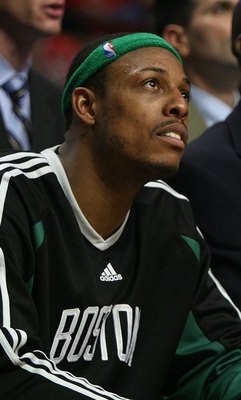 CHICAGO - APRIL 23: Paul Pierce #34 of the Boston Celtics (L) and teammate Kevin Garnett watch the closing minutes against the Chicago Bulls in Game Three of the Eastern Conference Quarterfinals during the 2009 NBA Playoffs at the United Center on April 2