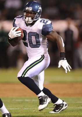 OAKLAND, CA - SEPTEMBER 02:  Justin Forsett #20 of the Seattle Seahawks runs against the Oakland Raiders during an NFL preseason game at Oakland-Alameda County Coliseum on September 2, 2010 in Oakland, California.  (Photo by Jed Jacobsohn/Getty Images)