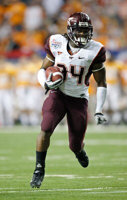 ATLANTA - DECEMBER 31:  Running back Ryan Williams #34 of the Virginia Tech Hokies runs with the ball during the Chick-Fil-A Bowl against the Tennessee Volunteers at the Georgia Dome on December 31, 2009 in Atlanta, Georgia.  The Hokies beat the Volunteer