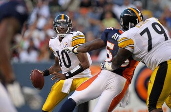 DENVER - AUGUST 29:  Quarterback Dennis Dixon #10 of the Pittsburgh Steelers looks for a recevier against the Denver Broncos during preseason NFL action at INVESCO Field at Mile High on August 29, 2010 in Denver, Colorado.  (Photo by Doug Pensinger/Getty