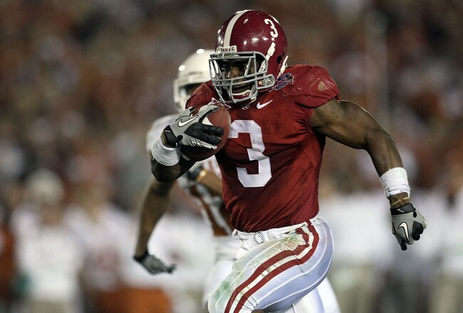 PASADENA, CA - JANUARY 07:  Running back Trent Richardson #3 of the Alabama Crimson Tide runs for a 49-yard touchdown against the Texas Longhorns in the second quarter of the Citi BCS National Championship game at the Rose Bowl on January 7, 2010 in Pasad