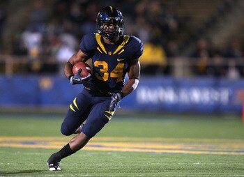 BERKELEY, CA - NOVEMBER 14:  Shane Vereen #34 of the California Golden Bears runs against the Arizona Wildcats at California Memorial Stadium on November 14, 2009 in Berkeley, California.  (Photo by Jed Jacobsohn/Getty Images)